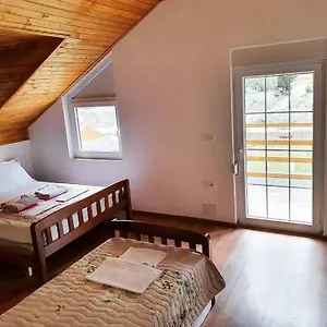  Guest house Bujtina Hysa